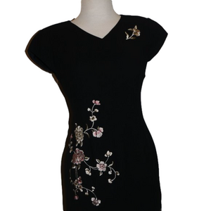 💥HP💥 Maggy London petites beautiful sheath dress size 4